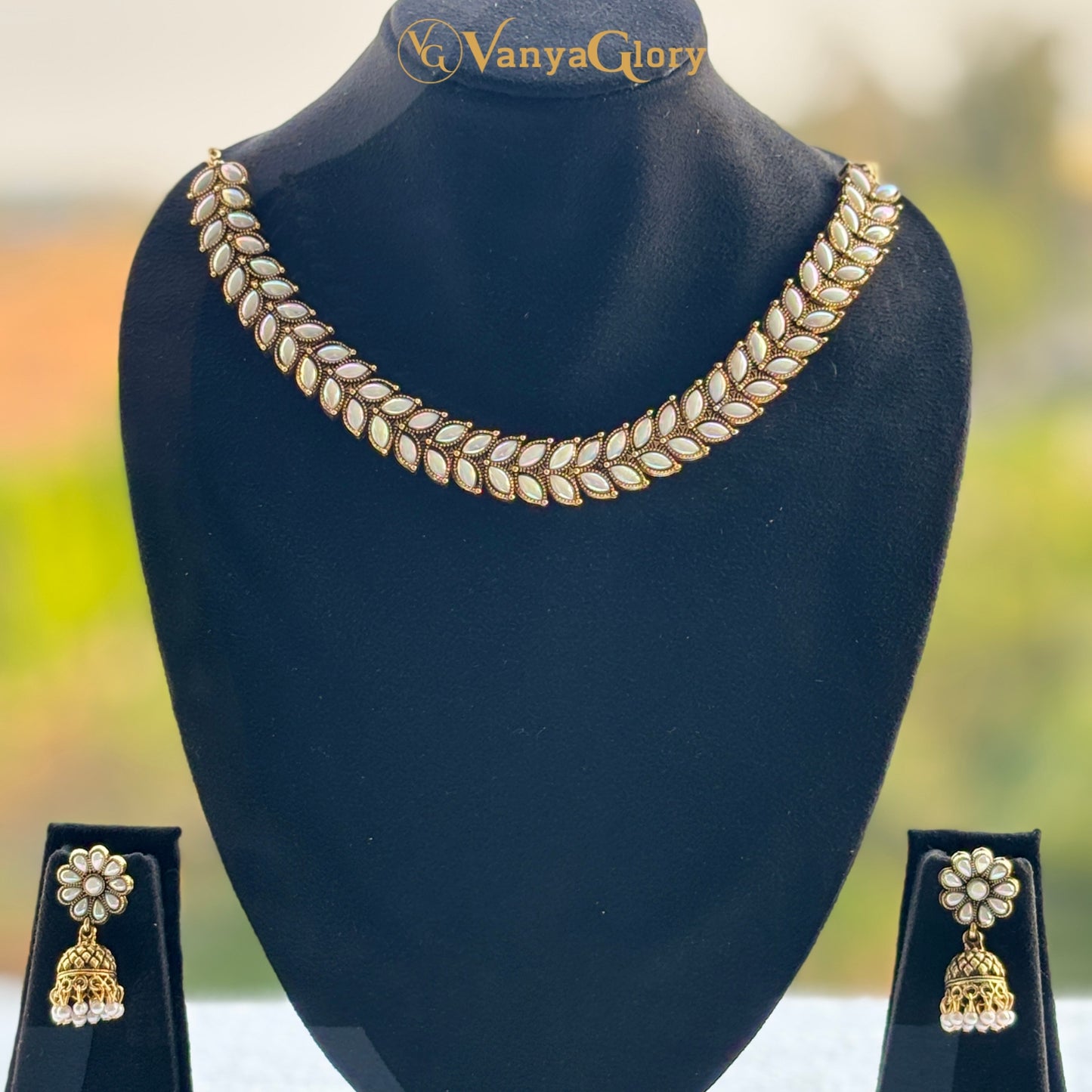 White Pearl Necklace